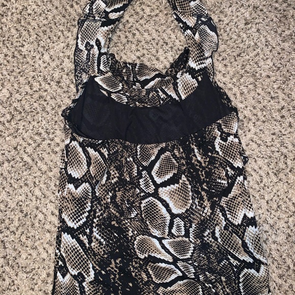 Halter top - Picture 3 of 3